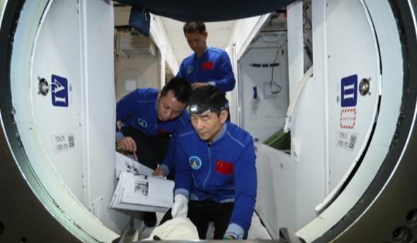 具用尽后被抛弃中国杀出一条“新血路”AG真人登录入口国际空间站沦为赚钱工(图4)