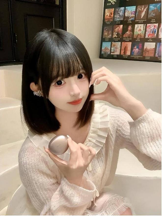 Clip耳夹耳机玫瑰金惊艳亮相米兰时装周AG真人登录耳畔的时尚宣言：华为Free(图4)