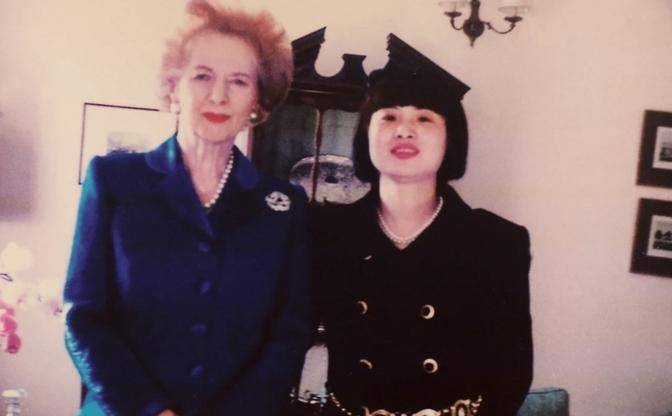 落！白如方10分钟征服撒切尔夫人AG真人