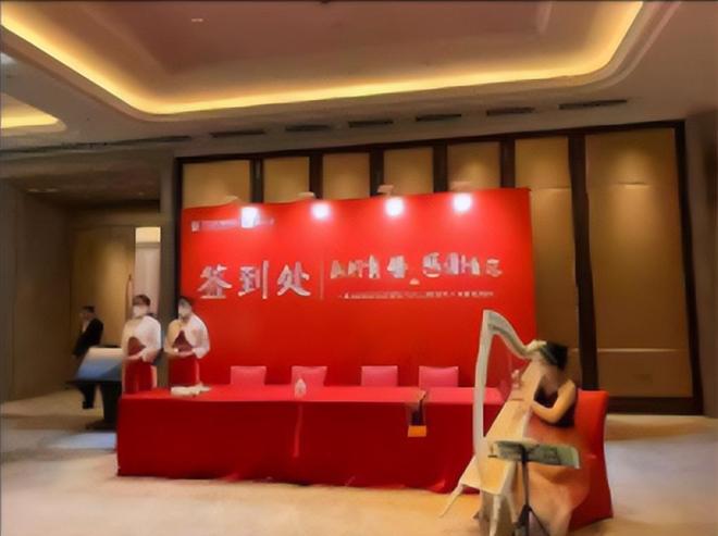 现场煤气味严重整栋楼成空壳疑原因曝光AG真人百家乐济南一商铺着火后续：(图16)
