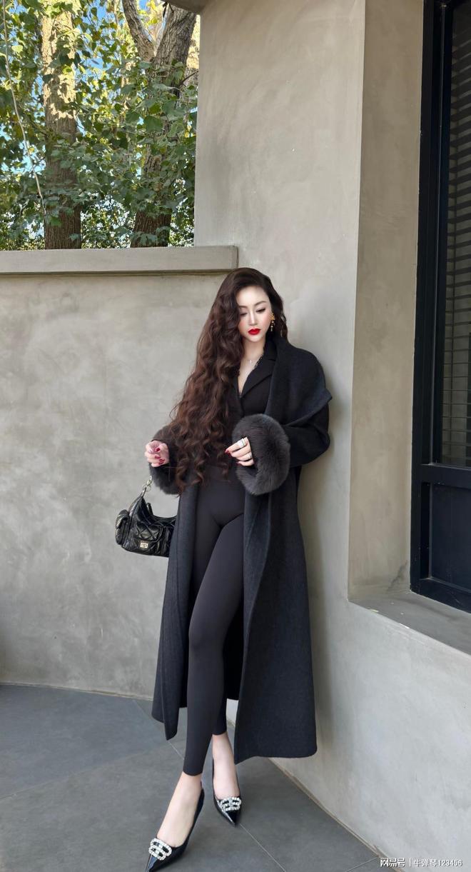 看怎么用简单的思路穿出贵妇范儿AG真人旗舰厅登录咱们就一起看(图4)